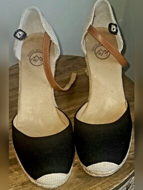 White Mountain Espadrille Wedge Sandals Platform Black Canvas Tan Ankle Strap 6